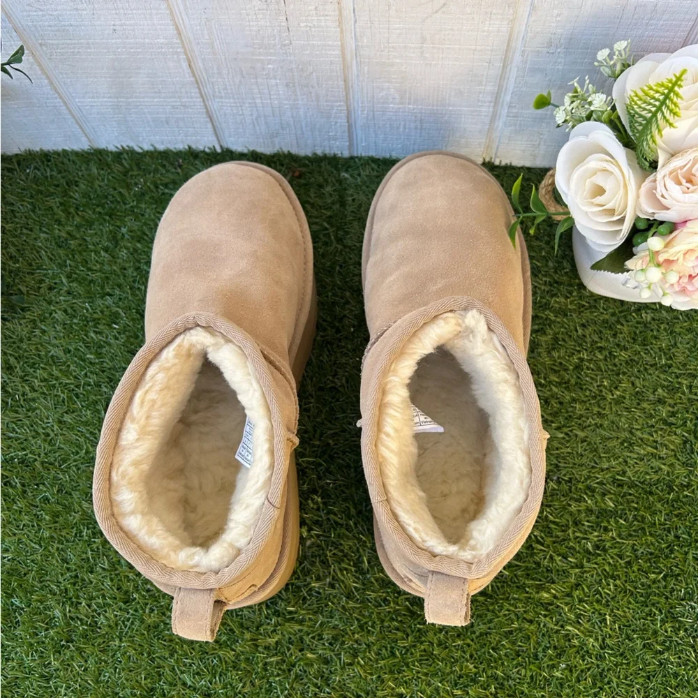UGG women Ultra Mini Platform Size 9 gently used Color: Sand